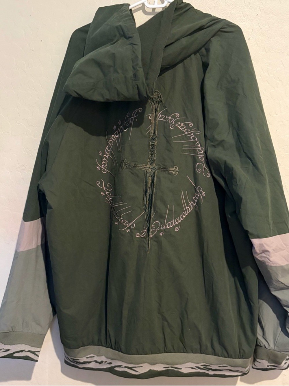 NWT BoxLunch Lord of the Rings Narsil Tonal Windbreaker Jacket LOTR Exclusive 4x - Picture 8 of 12